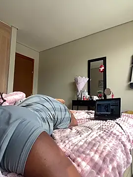 Redroom  online show from 03/17/26, 01:58