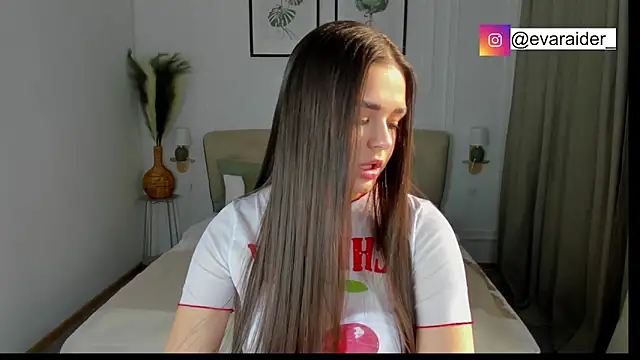 EvaRaider online show from 03/29/26, 01:22