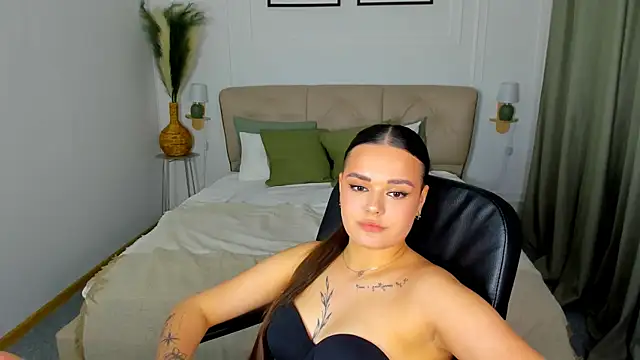 EvaRaider online show from 04/18/26, 07:58