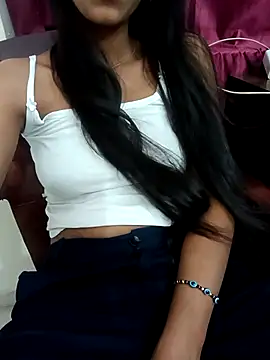 Snapshot of aushi_rajput chatting on 04/18/26, 07:07 aushi rajput online show from 04/18/26, 07:07
