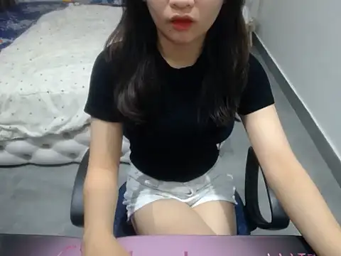 Snapshot of Aly_babe19y chatting on 03/16/26, 04:29 Aly babe19y online show from 03/16/26, 04:29