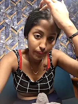 Pari lovers online show from 03/23/26, 02:43