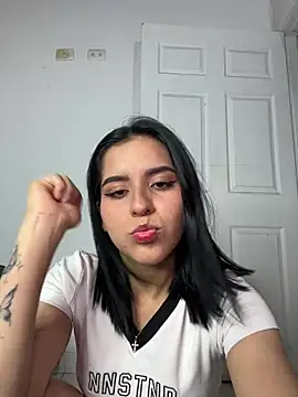 Snapshot of Trixie_pop chatting on 03/27/26, 11:59 Trixie pop online show from 03/27/26, 11:59