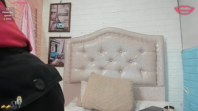 LITTLE-NESSA online show from 05/07/26, 01:05