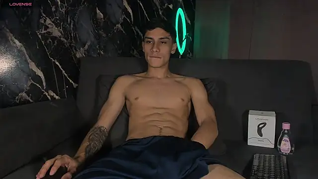 Axel DavisSM online show from 03/16/26, 05:44