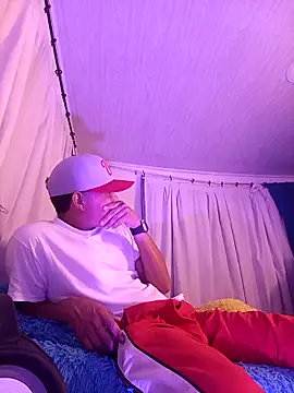 Snapshot of Deedpool_20cm chatting on 03/19/26, 02:26 Deedpool 20cm online show from 03/19/26, 02:26