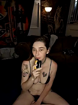 KittieeKat1 online show from 04/09/26, 04:23