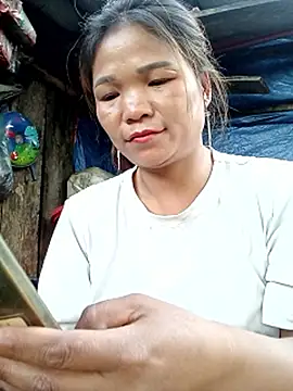 Snapshot of maymay121 chatting on 05/14/26, 11:17 maymay121 online show from 05/14/26, 11:17