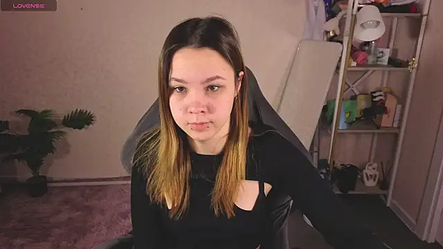 Lori Bllossom online show from 04/21/26, 01:18