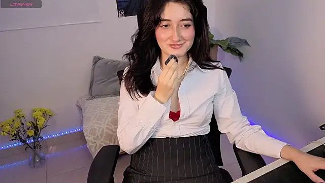 Snapshot of AleblancXOXO chatting on 05/04/26, 09:44 AleblancXOXO online show from 05/04/26, 09:44