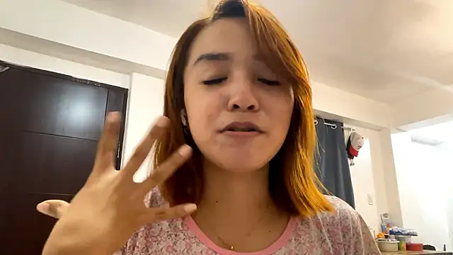 Snapshot of NoreenPierotti chatting on 03/19/26, 01:26 NoreenPierotti online show from 03/19/26, 01:26