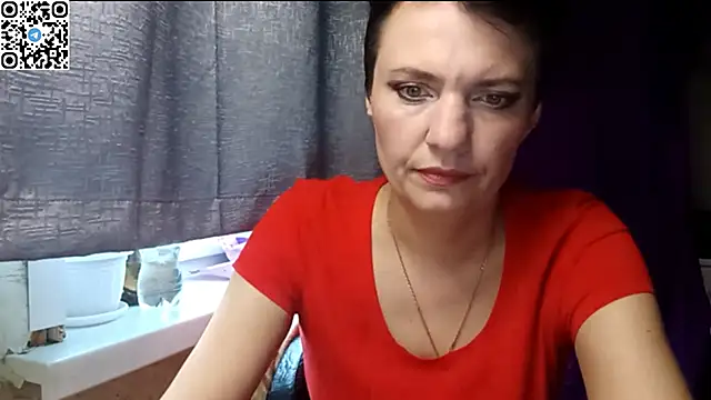 Snapshot of HotMamaQueen234 chatting on 05/15/26, 02:46 HotMamaQueen234 online show from 05/15/26, 02:46