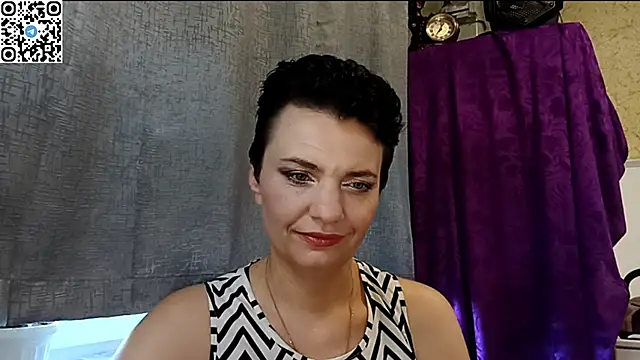 Snapshot of HotMamaQueen234 chatting on 05/22/26, 09:37 HotMamaQueen234 online show from 05/22/26, 09:37