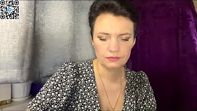 Snapshot of HotMamaQueen234 chatting on 05/24/26, 08:14 HotMamaQueen234 online show from 05/24/26, 08:14