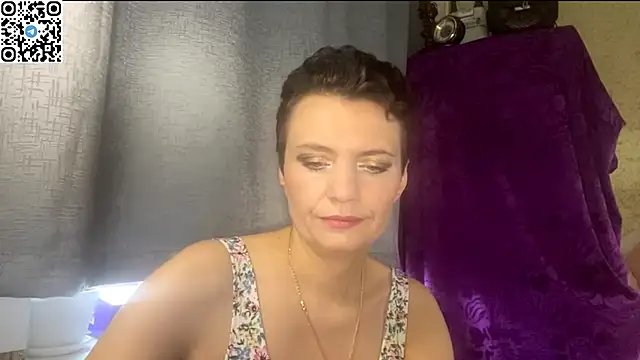 Snapshot of HotMamaQueen234 chatting on 05/29/26, 12:25 HotMamaQueen234 online show from 05/29/26, 12:25