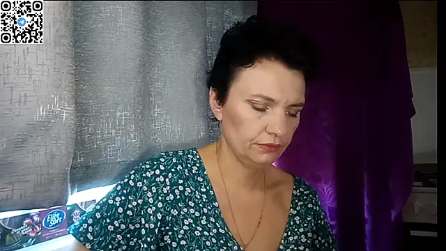 Snapshot of HotMamaQueen234 chatting on 06/25/26, 11:48 HotMamaQueen234 online show from 06/25/26, 11:48