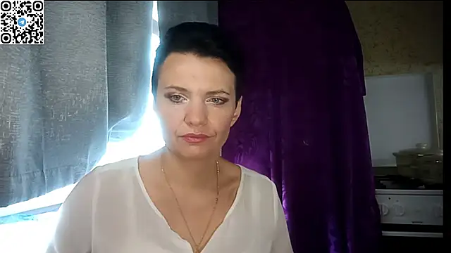 Snapshot of HotMamaQueen234 chatting on 06/29/26, 10:59 HotMamaQueen234 online show from 06/29/26, 10:59