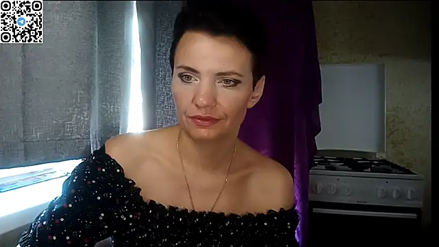 Snapshot of HotMamaQueen234 chatting on 07/03/26, 12:00 HotMamaQueen234 online show from 07/03/26, 12:00