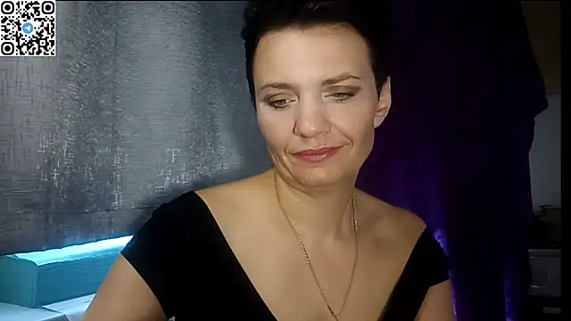 Snapshot of HotMamaQueen234 chatting on 07/07/26, 01:37 HotMamaQueen234 online show from 07/07/26, 01:37