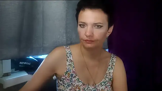 Snapshot of HotMamaQueen234 chatting on 08/03/26, 07:51 HotMamaQueen234 online show from 08/03/26, 07:51