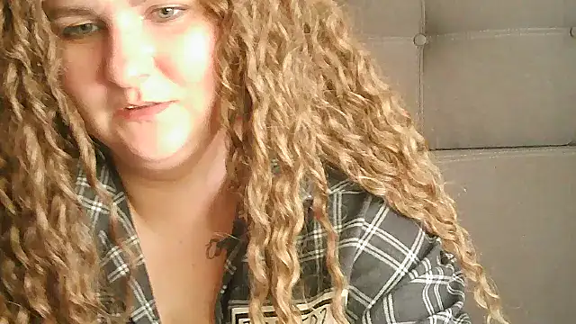 Snapshot of Minisstra chatting on 03/16/26, 01:48 Minisstra online show from 03/16/26, 01:48