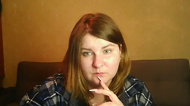 Snapshot of Minisstra chatting on 04/07/26, 05:35 Minisstra online show from 04/07/26, 05:35
