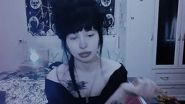 AllisonDeetz online show from 06/01/26, 04:20