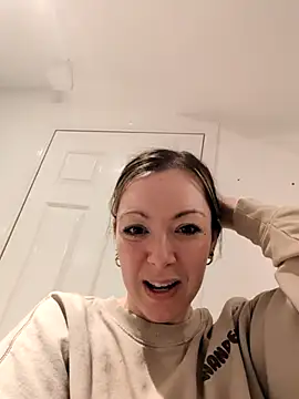 Snapshot of fucklyweds chatting on 04/01/26, 03:40 fucklyweds online show from 04/01/26, 03:40