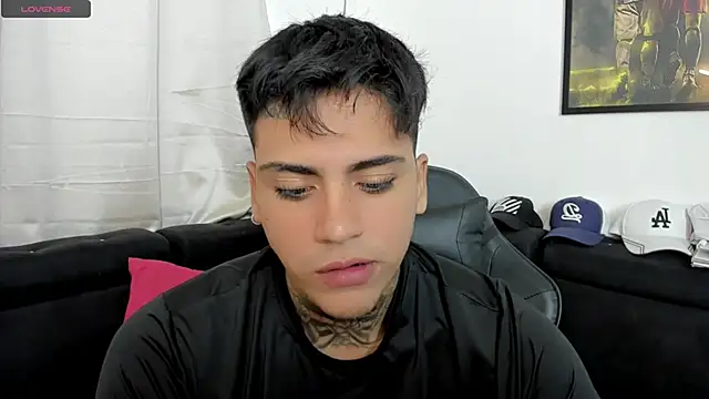 sweetlatinoboy online show from 04/15/26, 09:26