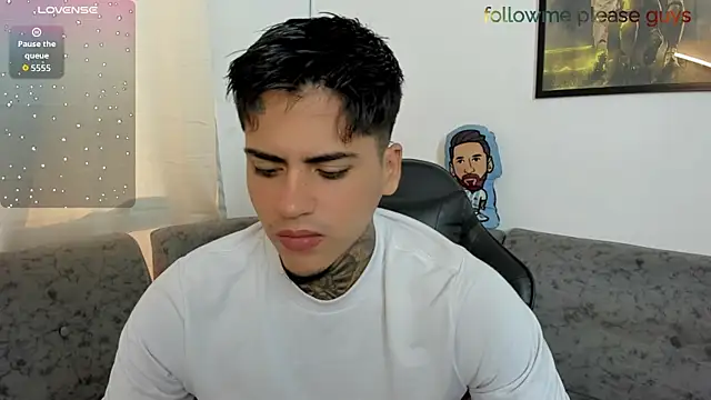 Snapshot of sweetlatinoboy chatting on 06/20/26, 12:19 sweetlatinoboy online show from 06/20/26, 12:19