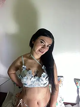 chloe evans0 online show from 04/22/26, 07:37