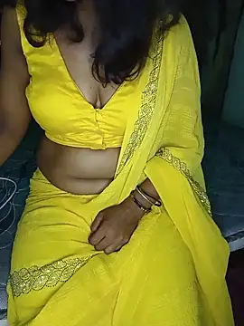 mayakapoor880 online show from 06/05/26, 06:46