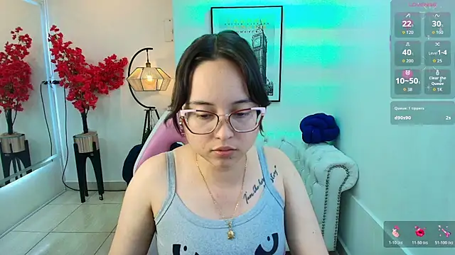 Snapshot of Shady_bug chatting on 05/19/26, 01:56 Shady bug online show from 05/19/26, 01:56