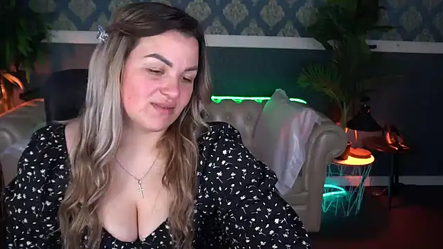 Snapshot of AlissyaGrayy chatting on 05/06/26, 12:32 AlissyaGrayy online show from 05/06/26, 12:32