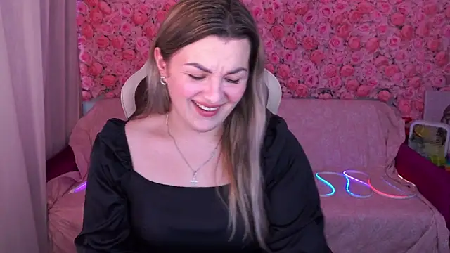 AlissyaGrayy online show from 06/24/26, 06:01