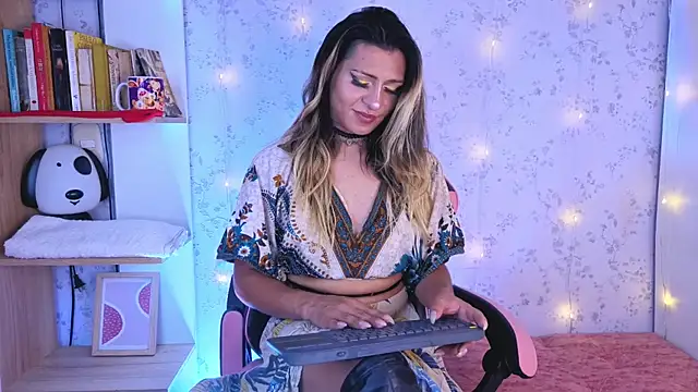 Snapshot of _Alexaavandercloude chatting on 07/18/26, 07:28 Alexaavandercloude online show from 07/18/26, 07:28