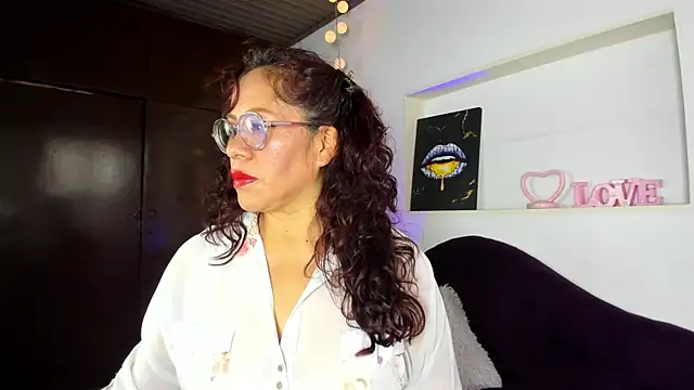 Mariia Paulaa online show from 05/04/26, 01:18