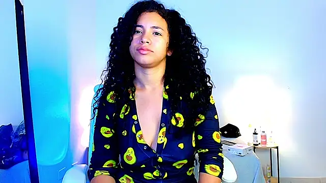 Snapshot of Luciianita_lov199 chatting on 05/21/26, 09:05 Luciianita lov199 online show from 05/21/26, 09:05
