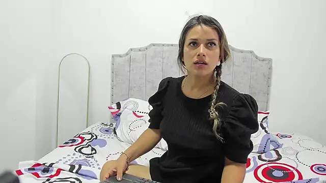 camila borbon  online show from 05/23/26, 01:15