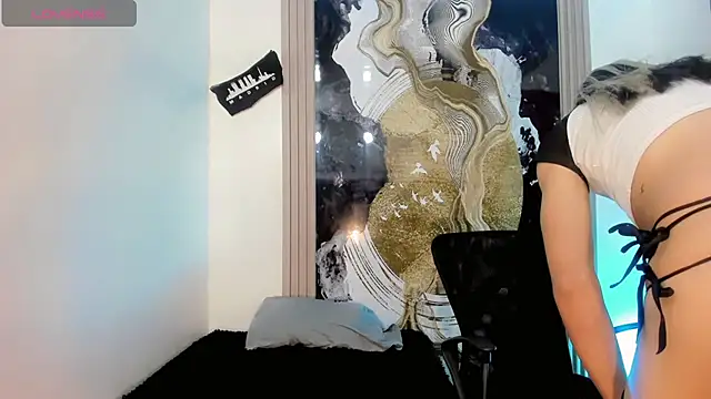 Snapshot of Tiffany_Velanyer__ chatting on 07/17/26, 03:35 Tiffany Velanyer online show from 07/17/26, 03:35