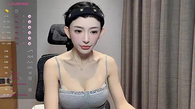 kiki-12 online show from 04/21/26, 01:42
