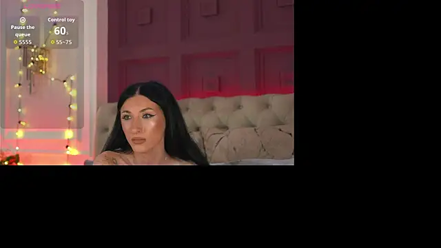 Snapshot of EllieJules chatting on 07/11/26, 04:04 EllieJules online show from 07/11/26, 04:04