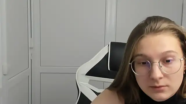 Mia kristal online show from 03/24/26, 08:08