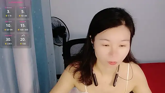 Snapshot of Lianzi-2026 chatting on 04/18/26, 12:31 Lianzi-2026 online show from 04/18/26, 12:31