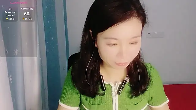 Snapshot of Lianzi-2026 chatting on 04/27/26, 12:14 Lianzi-2026 online show from 04/27/26, 12:14