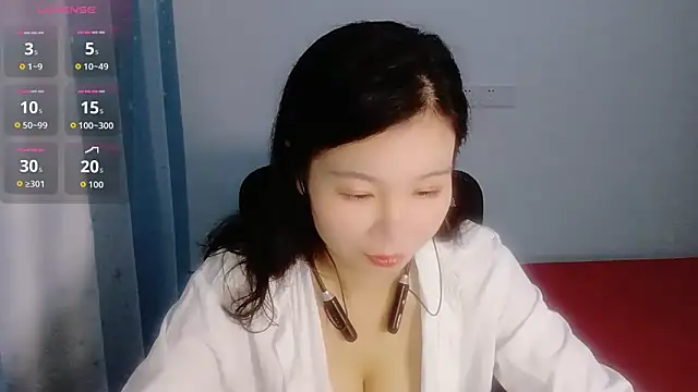Snapshot of Lianzi-2026 chatting on 05/07/26, 12:21 Lianzi-2026 online show from 05/07/26, 12:21