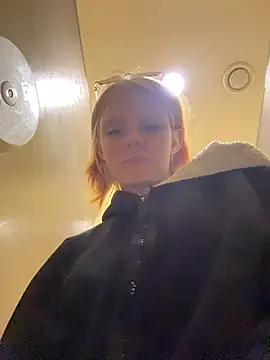 NinaParri online show from 04/18/26, 03:32