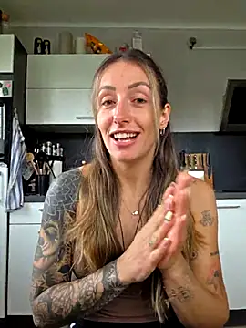 NicoleKaiser online show from 04/21/26, 08:09