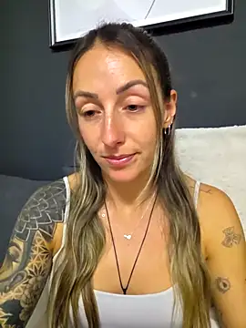 NicoleKaiser online show from 05/06/26, 06:35