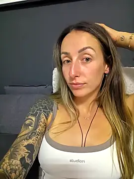 NicoleKaiser online show from 05/11/26, 07:11